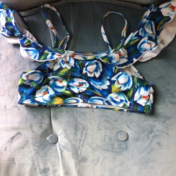 Never worn bikini - Picture 4 of 8